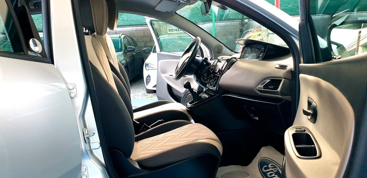 LANCIA YPSILON 1.2 BENZINA G.P.L DI CASA 76MILA KM EURO 6