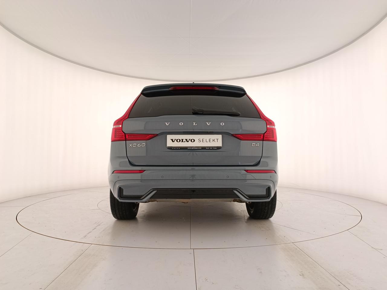 VOLVO XC60 2.0 b4 Plus Dark auto