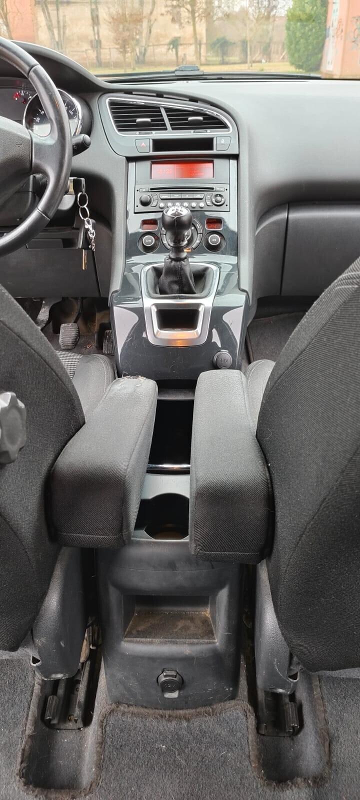 Peugeot 5008 1.6 HDi 112CV Business