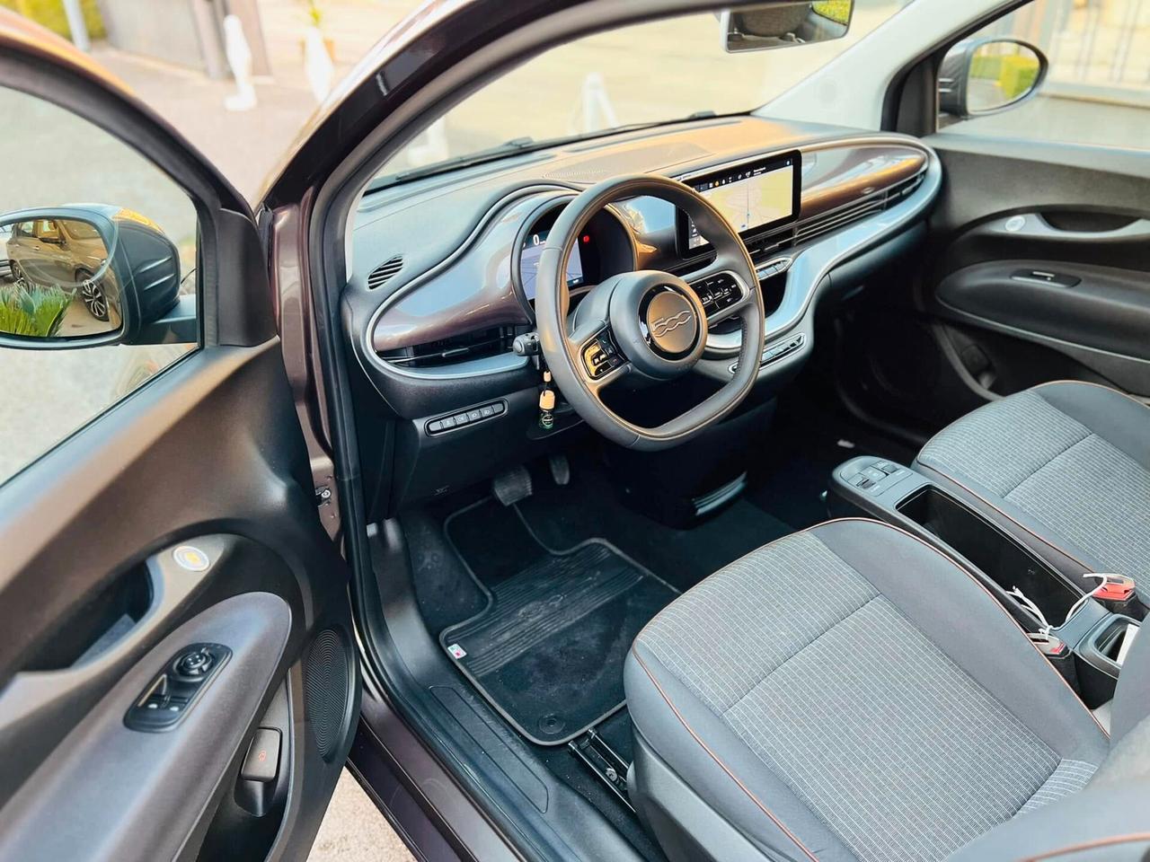 Fiat 500 500e Berlina 42 kWh Icon
