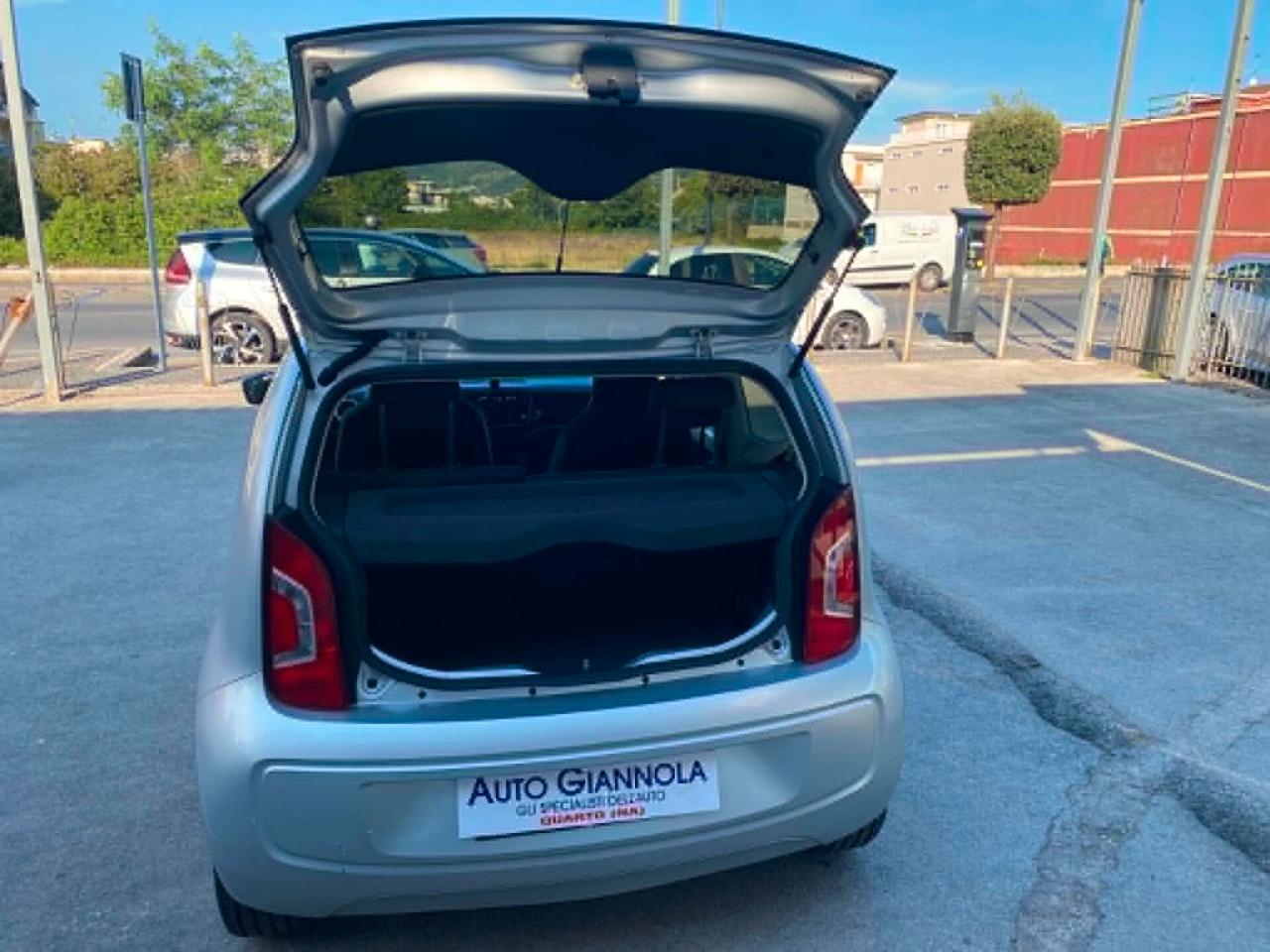 Volkswagen up! 1.0 3p. X Neopatentati a Prezzo