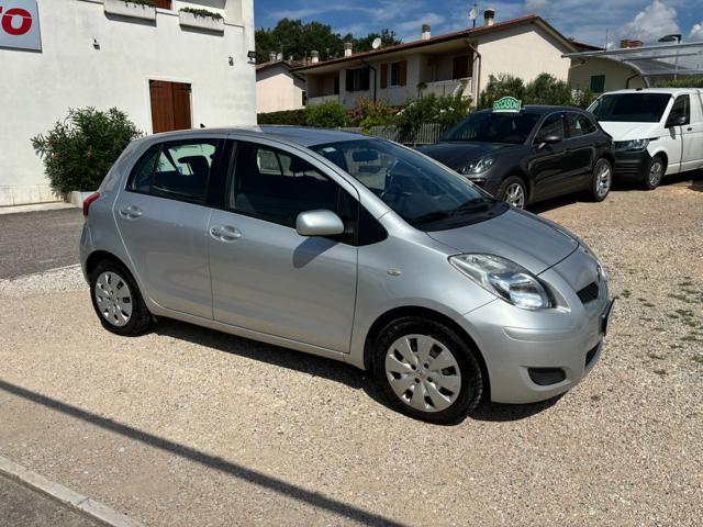 TOYOTA Yaris 1.3 5 porte Sol NEOPATENTATI