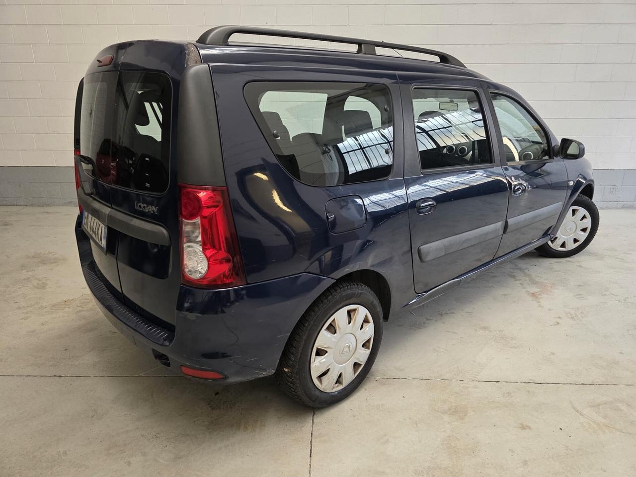 Dacia Logan MCV 1.6 85CV GPL 7 posti Embleme
