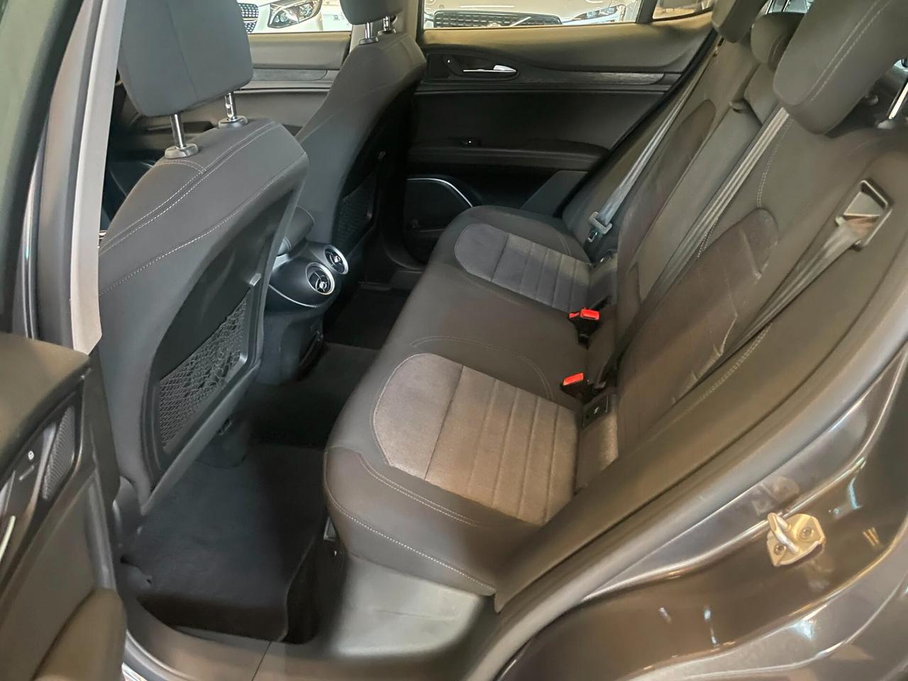 Alfa Romeo Stelvio 2.2 Turbodiesel 160 CV AT8 RWD Business