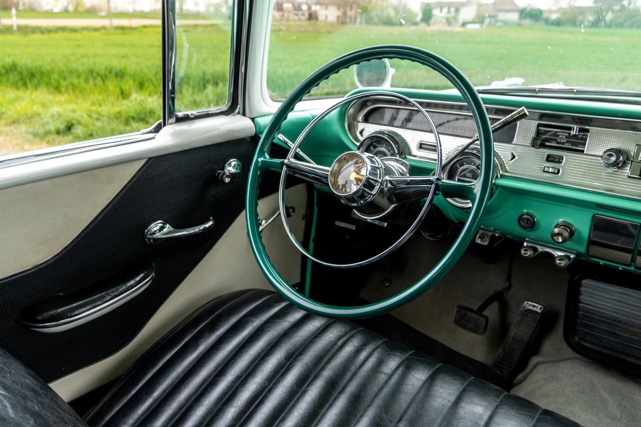 PONTIAC CHIEFTAIN 5.7 V8 - 2 DOOR HARDTOP 1957 - RESTAURO TOTALE
