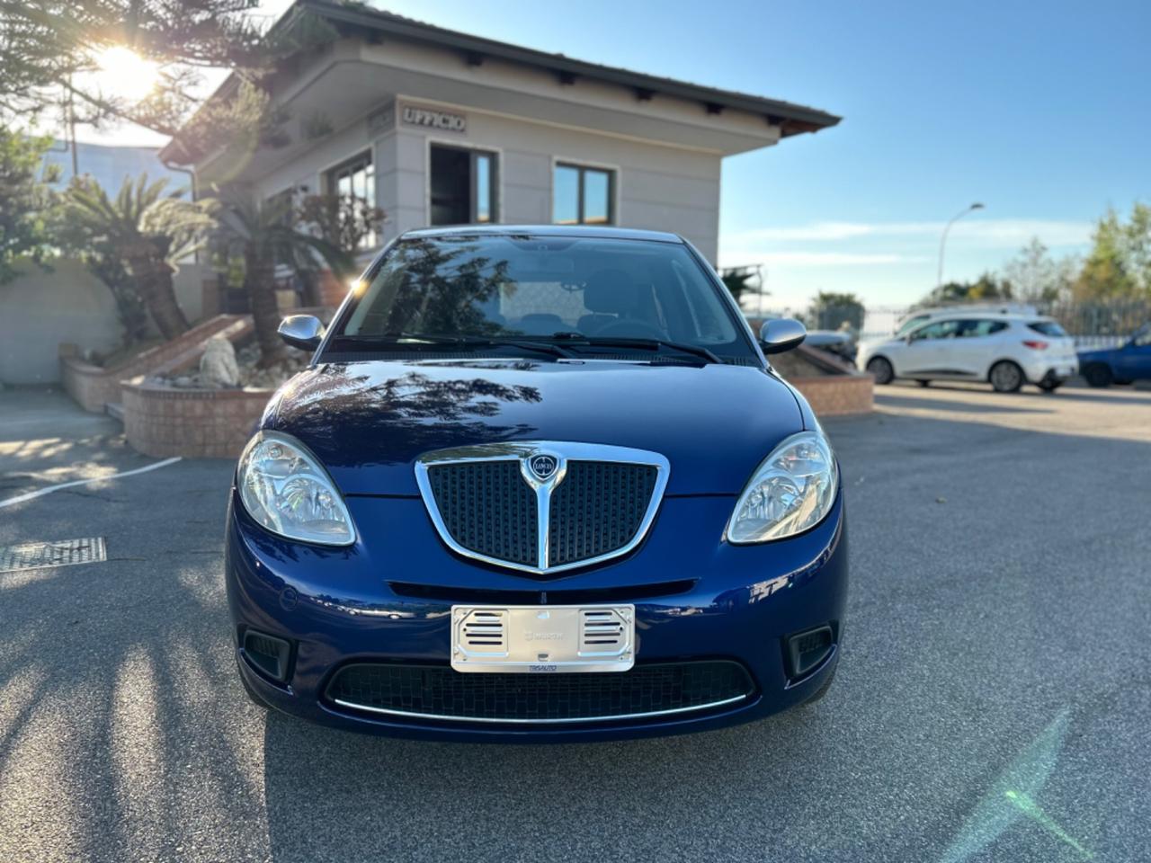 Lancia Ypsilon 1.2 Argento B-Color