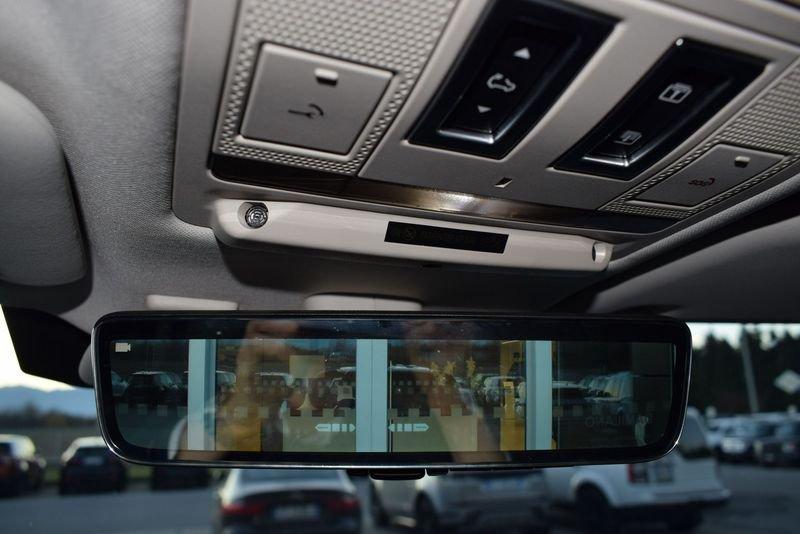 Land Rover Defender Defender 110 2.0 SD4 240CV AWD Auto HSE