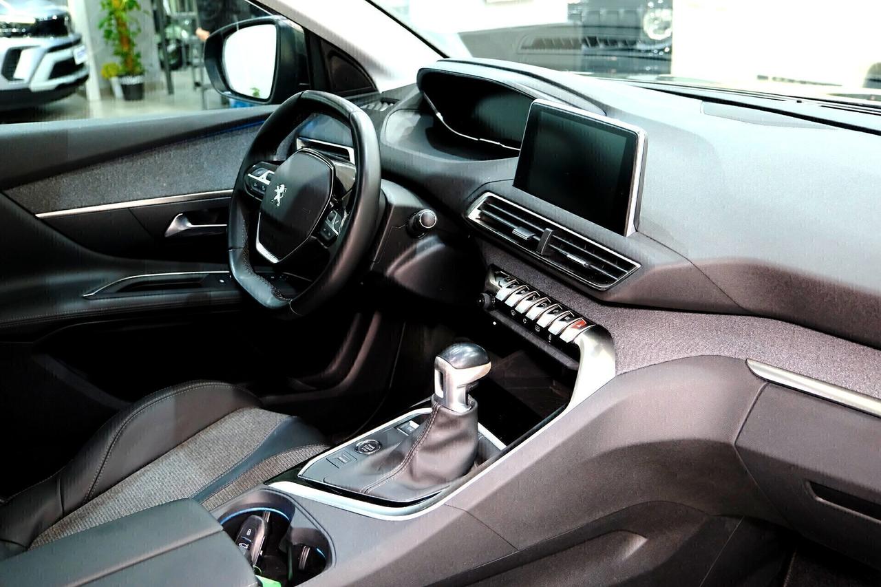 Peugeot 3008 ALLURE 12ooT 130 cv COCKPIT LED/NAV