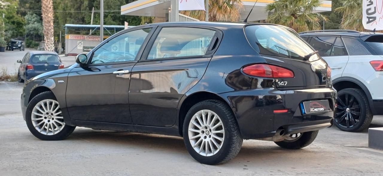 Alfa Romeo 147 1.9 JTD M-JET 16V 5 porte Dist.