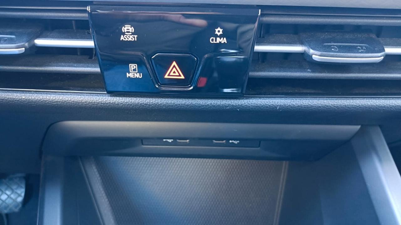 Volkswagen Golf 8 2.0 TDI 115 CV SCR Life