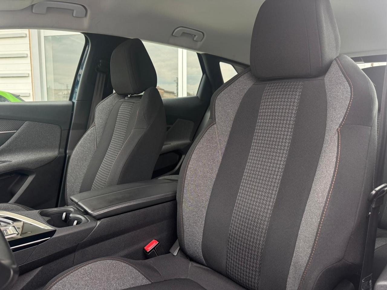 Peugeot 3008 BlueHDi 130 S&S EAT8 Active