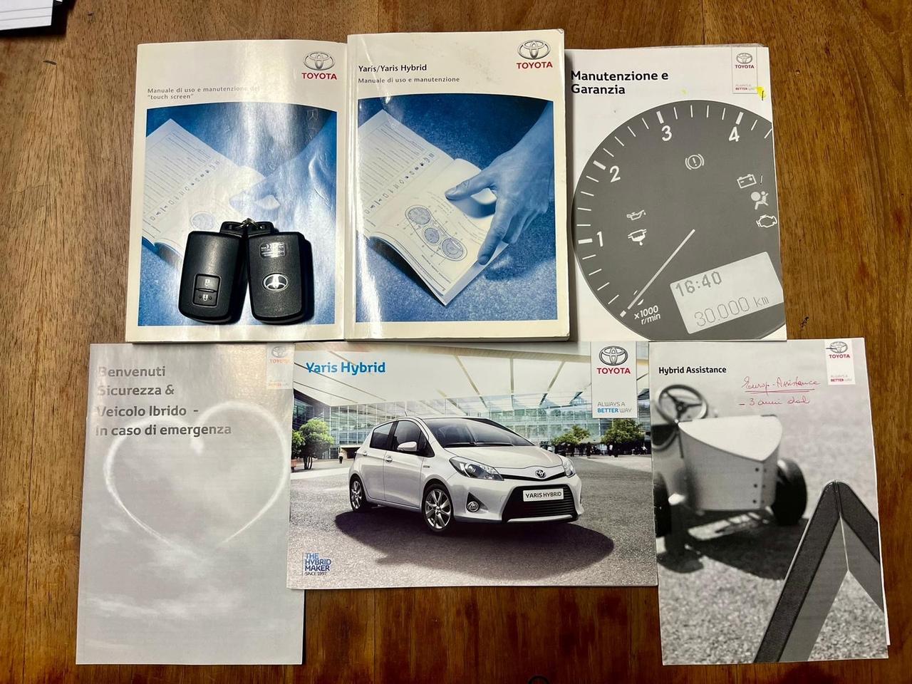 Toyota Yaris 1.5 Hybrid 104.000km 2013 perfetta