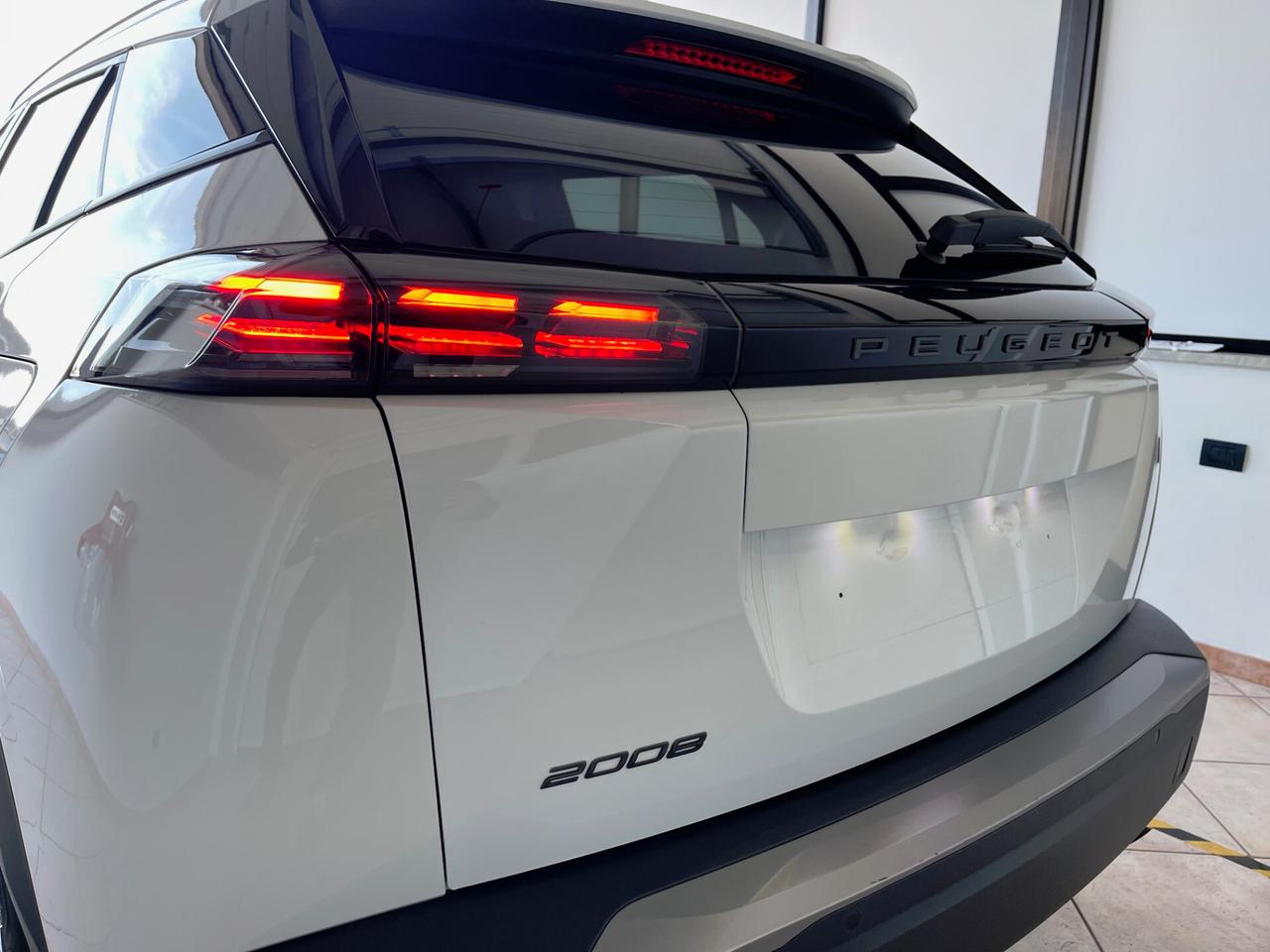 Peugeot 2008 1.2 100cv Allure NO VINCOLO DI FINANZIAMENTO