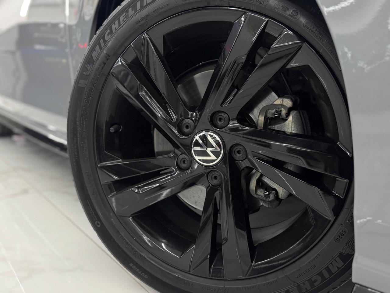 Volkswagen Golf 1.5 eTSI 150Cv DSG R-Line