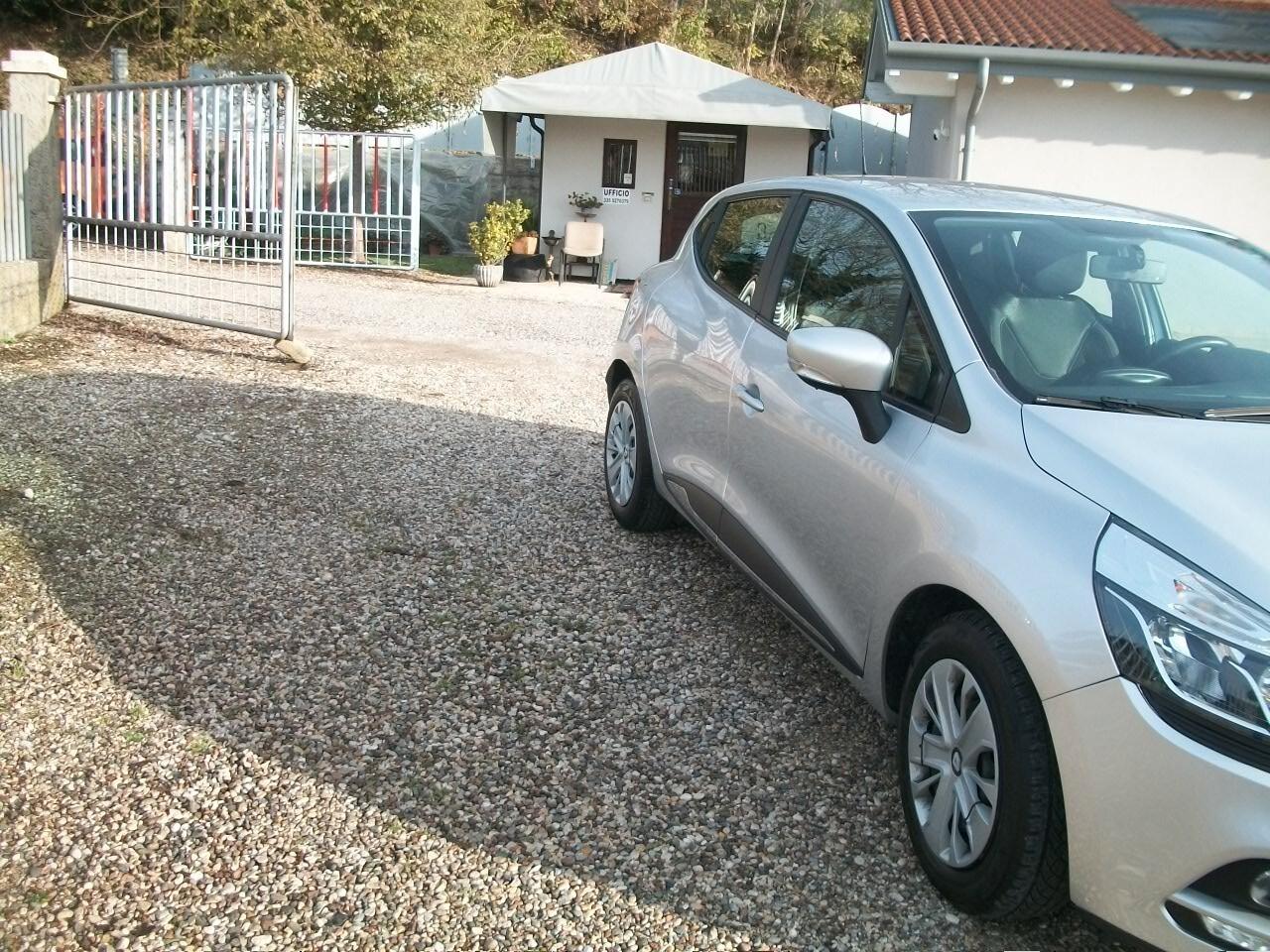 Renault Clio dCi 8V 90 CV EDC 5 porte Business CC 1461 kw 66 SI NUOVI PATENTATI GARANZIA UN ANNO