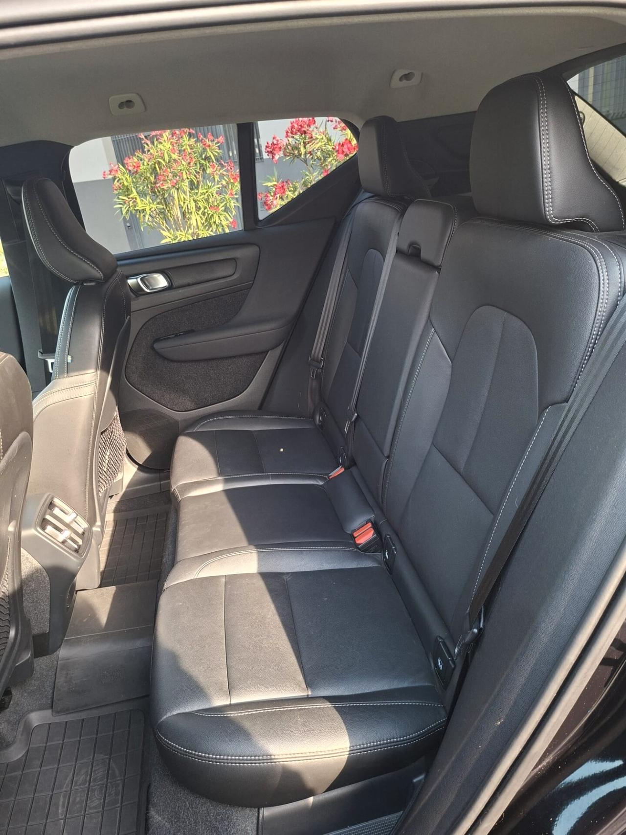 Volvo XC40 B3 automatico Core AUTOCARRO N1 5 POSTI!
