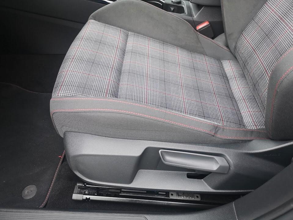 Volkswagen Golf GTI 2.0 TSI DSG Fari MATRIX