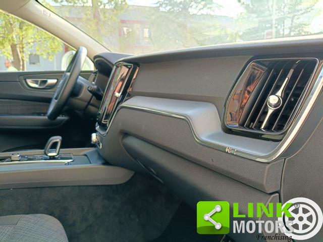 VOLVO XC60 B4 (d) automatico Plus Dark ESENTE BOLLO