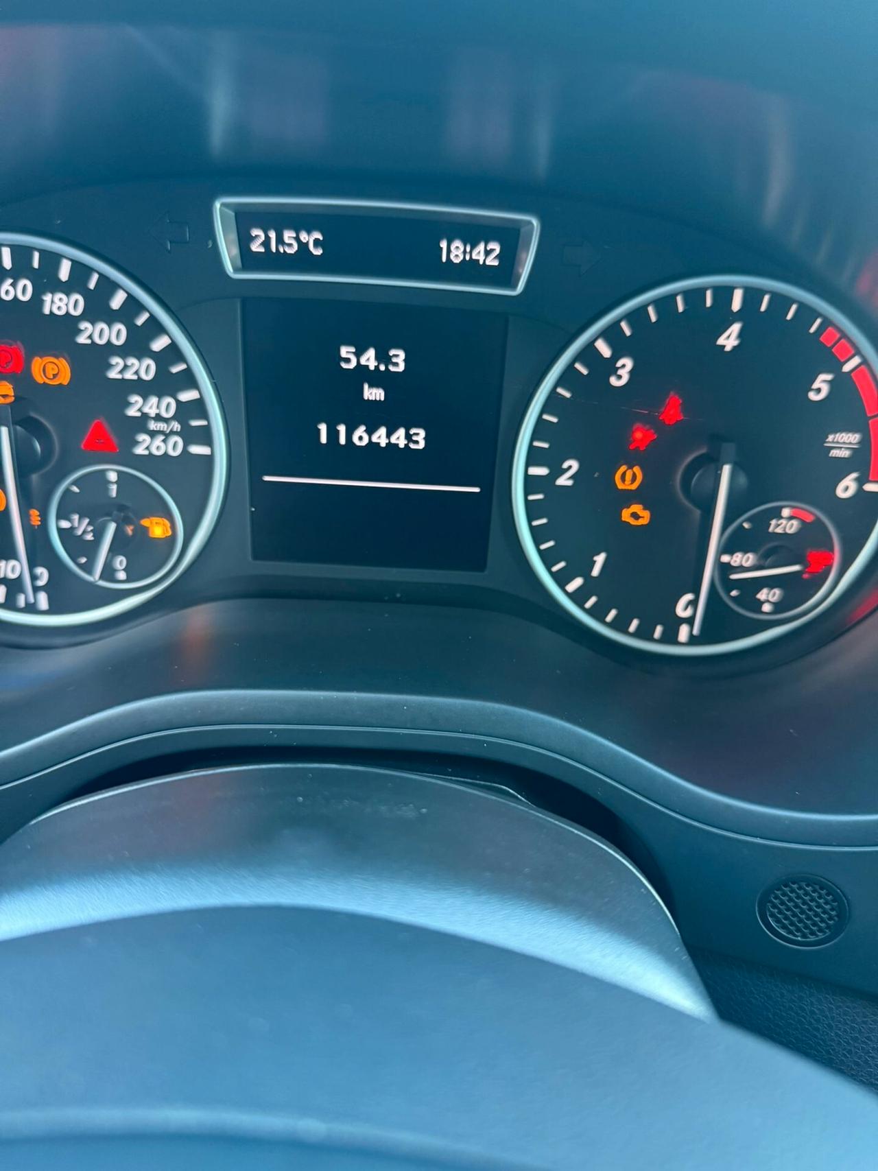 Mercedes-benz B 180 - PERMUTO