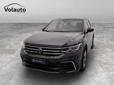 VOLKSWAGEN Tiguan II 2021 - Tiguan 2.0 tsi R-Line 4motion 190cv dsg