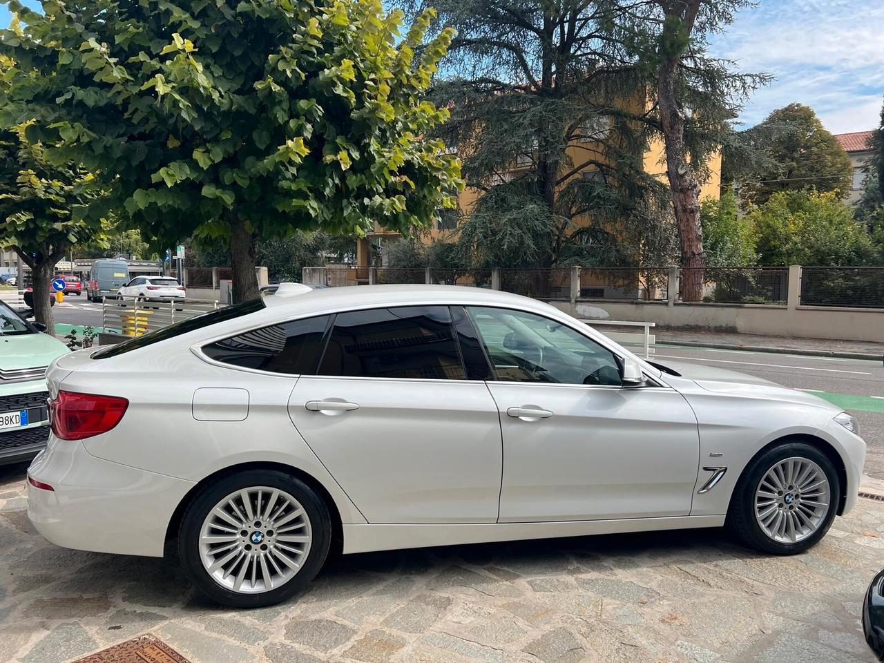 BMW 320 D XDRIVE LUXURY C. AUTOMATICO