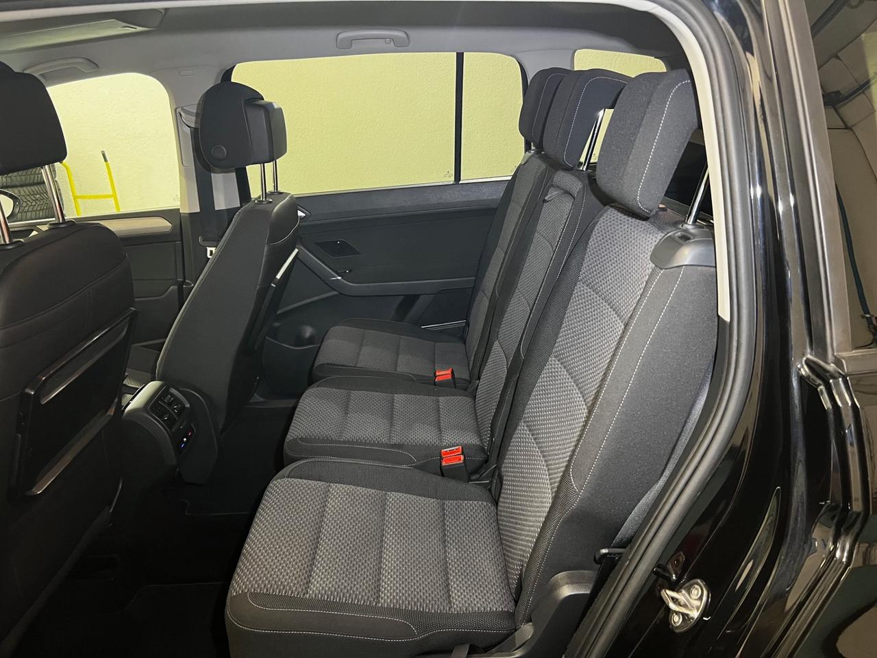 Volkswagen Touran 2.0 TDI 150 CV SCR DSG Business BlueMotion Technology