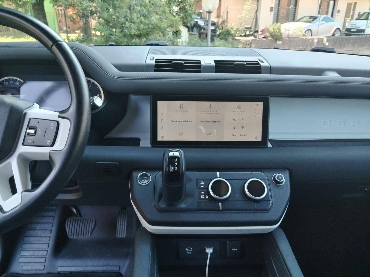 Land Rover Defender X-Dynamic SE D 200 MHEV