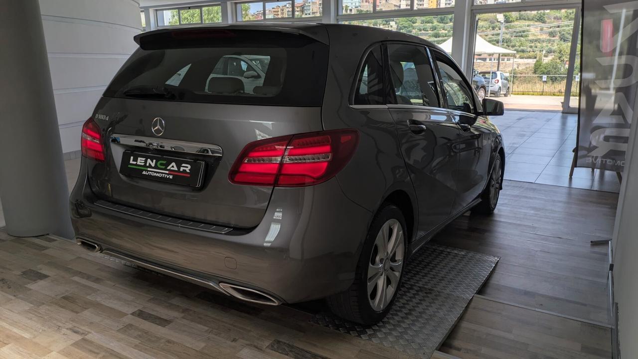 Mercedes-benz B 180 B 180 d Automatic AMG Line Advanced Plus