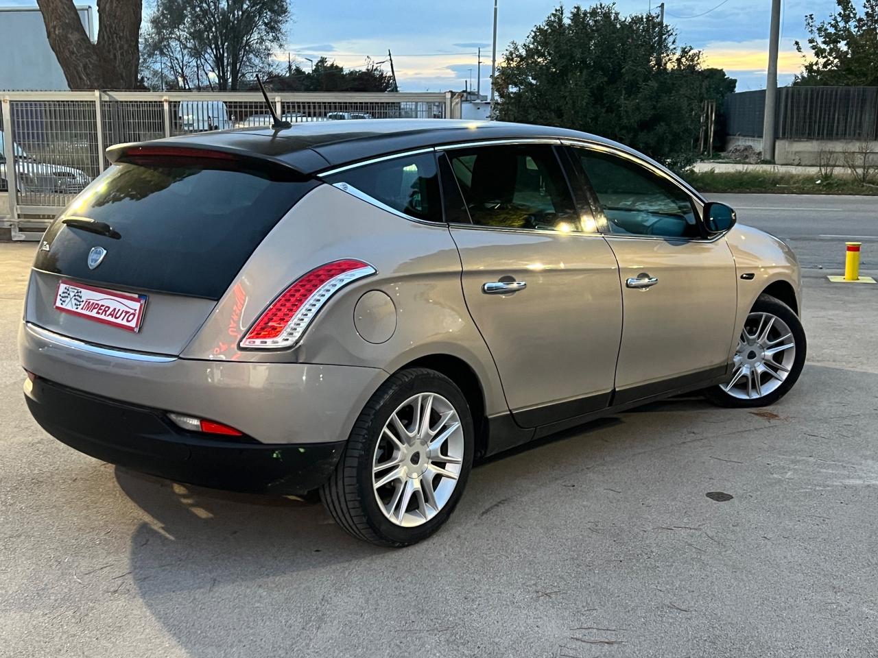 Lancia Delta 1.4 T-Jet 120 CV Platino Ecochic GPL