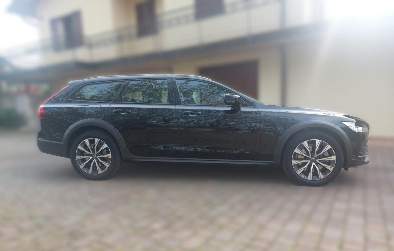 Volvo V90 Cross Country B4 (d) AWD Business Plus Auto