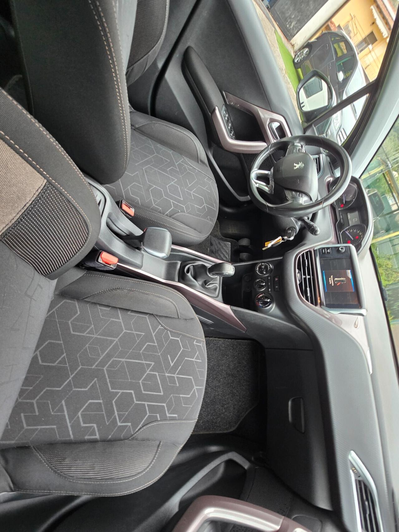 Peugeot 2008 1.4 HDi 68CV 170000km-2014