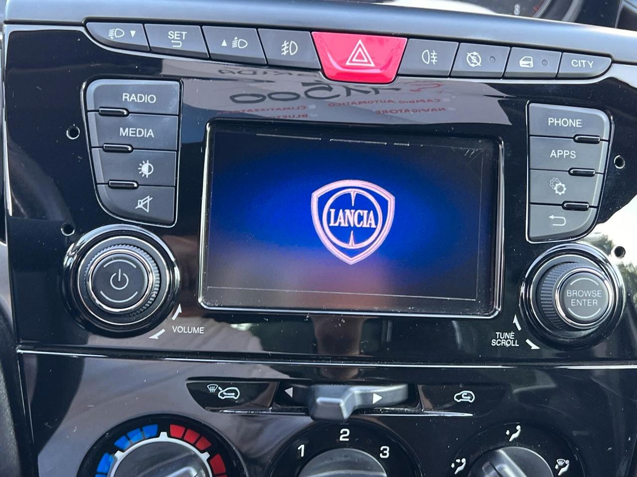 Lancia Ypsilon 1.0 FireFly 5 porte S&S Hybrid Ecochic Gold