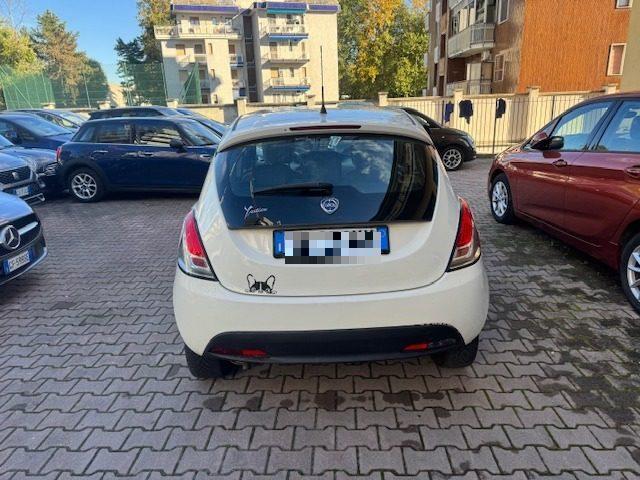 LANCIA Ypsilon 1.2 69 CV 5 porte GPL Ecochic Silver