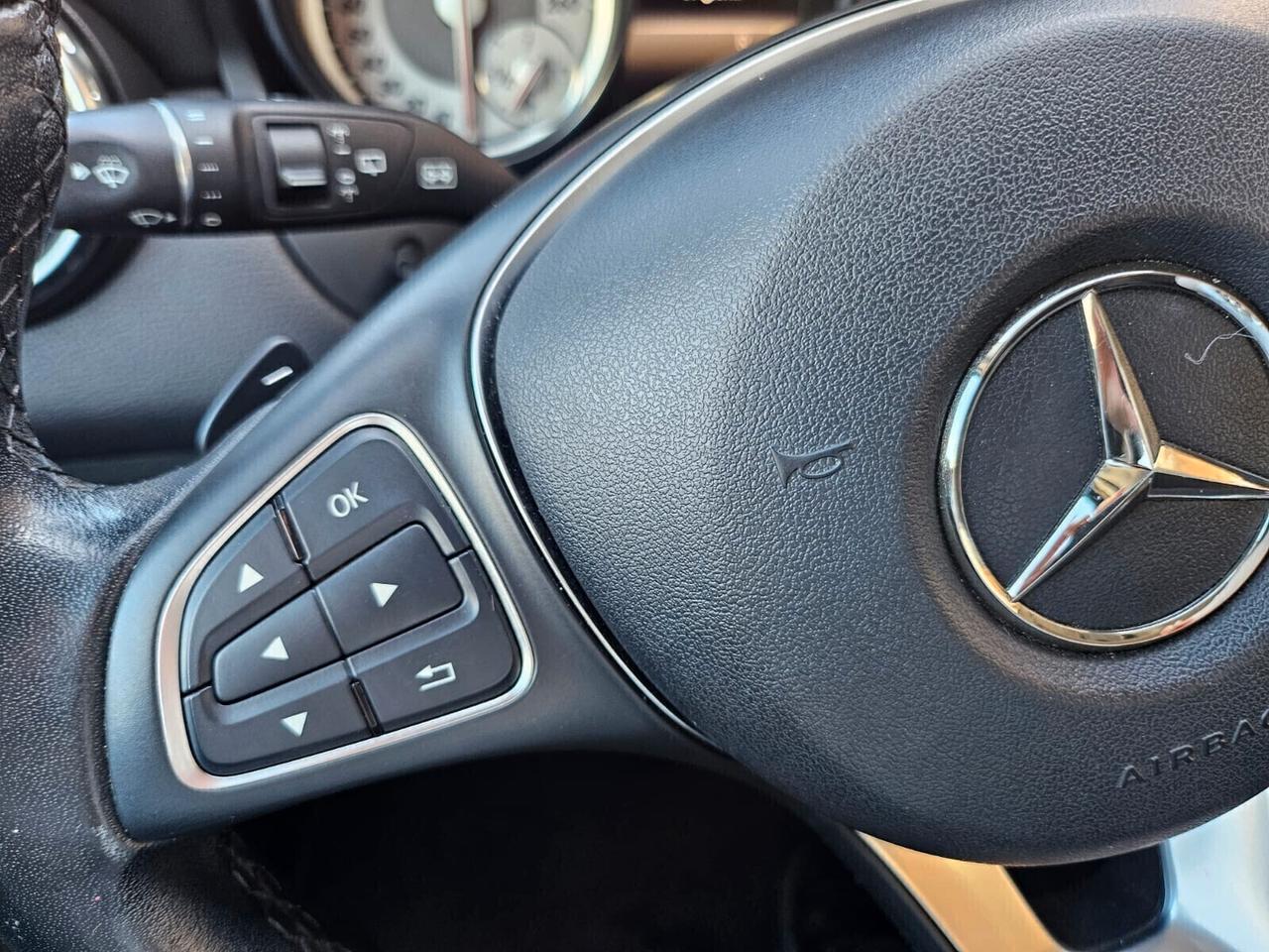 Mercedes-benz GLA 180 Executive 1.6 BENZ NAVI XENON SENSORI SEDILI RISCAL