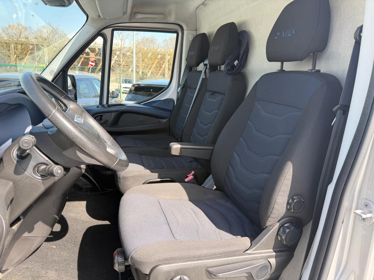 Iveco Daily 2.3 Furgone Hi-Matic