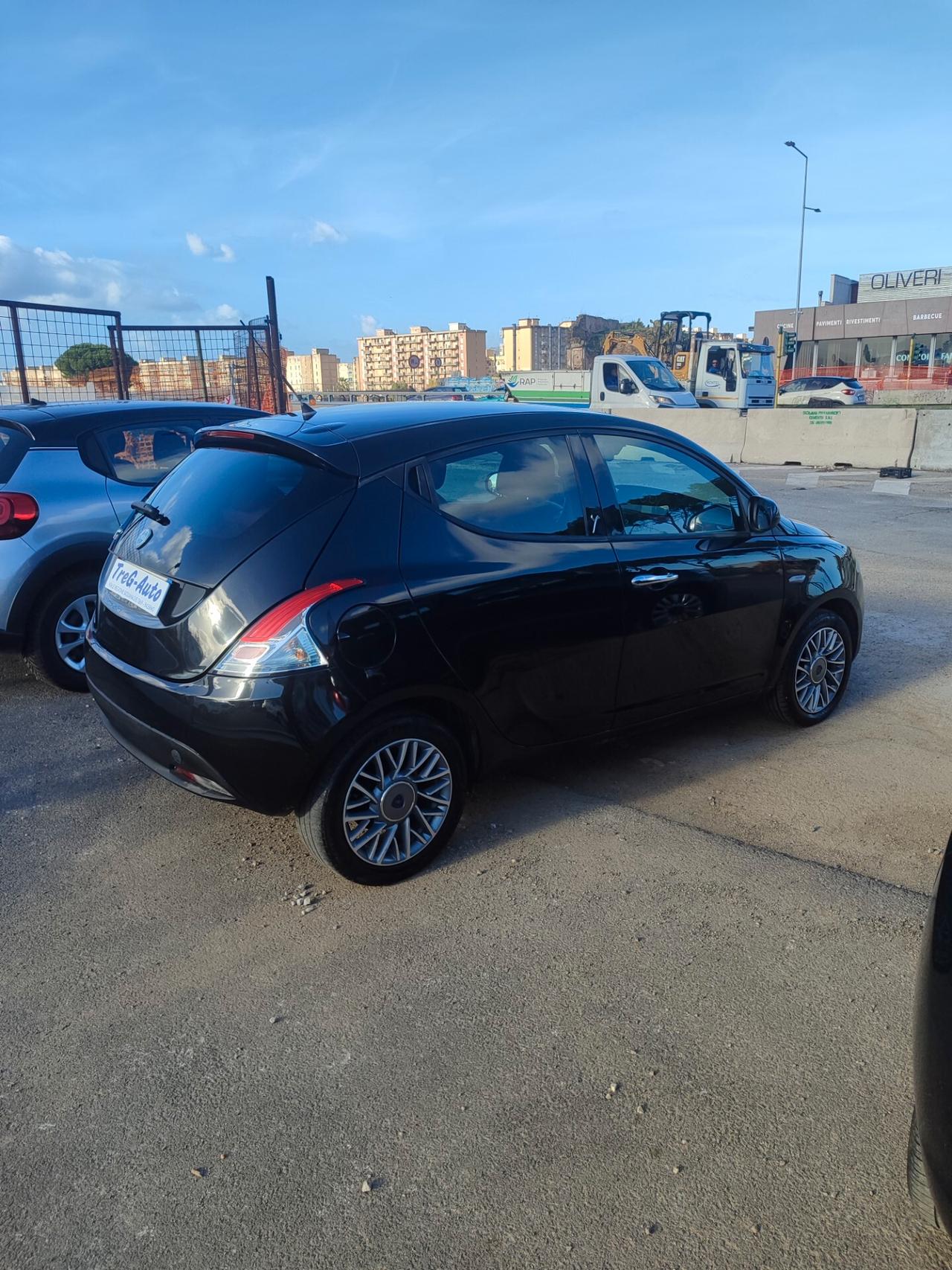 Lancia Ypsilon 1.2 69 CV 5 porte S&S Gold