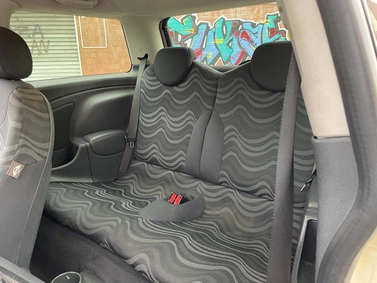 Mini Cooper One 1.6benz Full Soli100milaKM