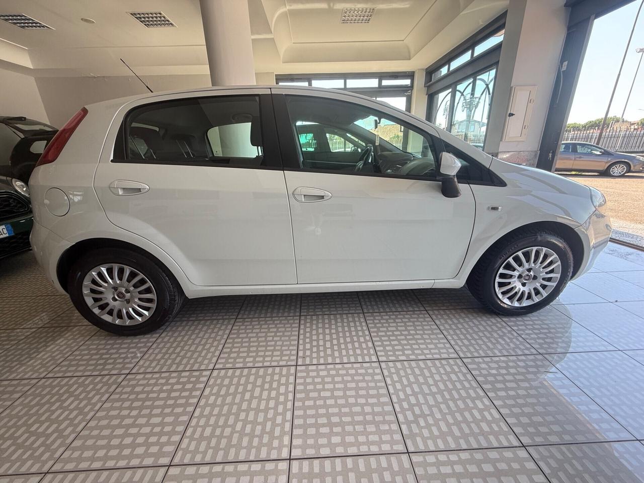 Fiat Punto 1.3 MJT II 75 CV 5 porte Street N1 AUTICARRO