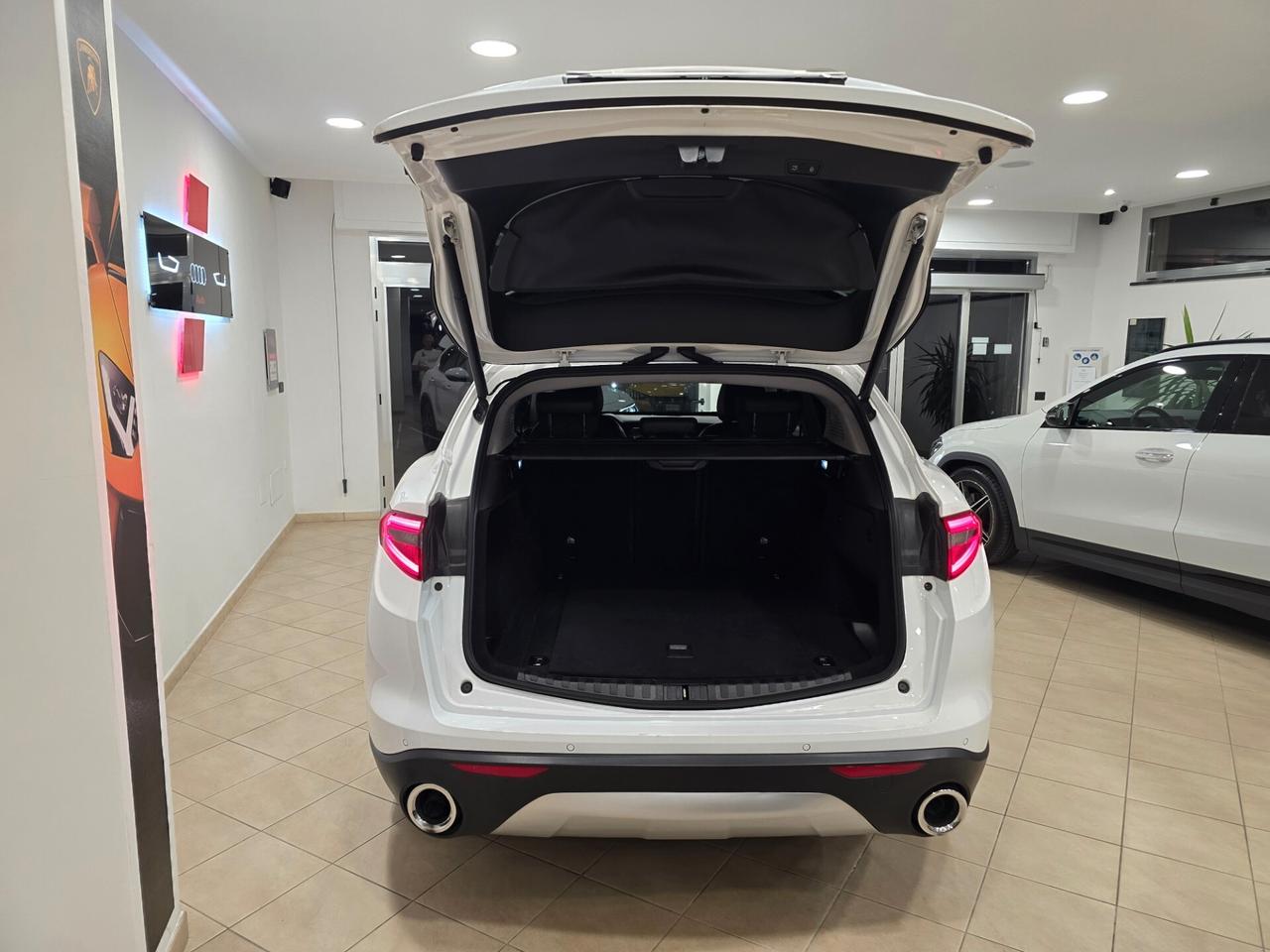 Alfa Romeo Stelvio 2.2 Turbodiesel 210 CV AT8 Q4 Super