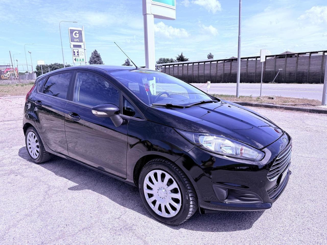 Ford Fiesta 1.5 TDCi 75CV 5 porte Black & White Edition