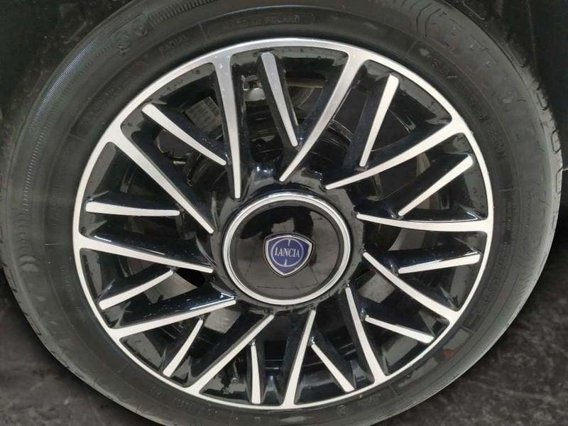 Lancia Ypsilon 1.0 firefly hybrid Platino s&s 70cv