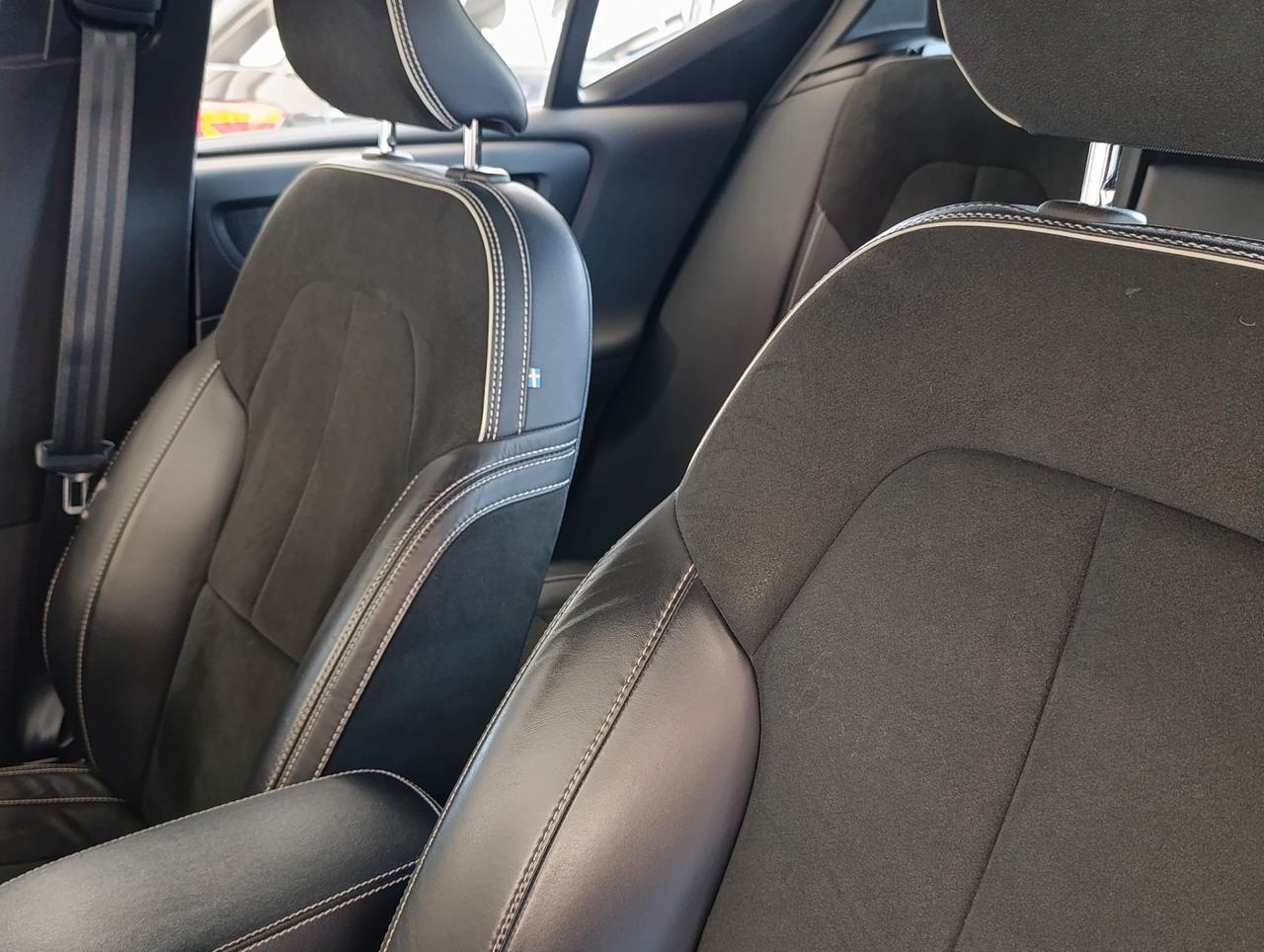 Volvo XC40 1.5 t4 phev R-design auto my21
