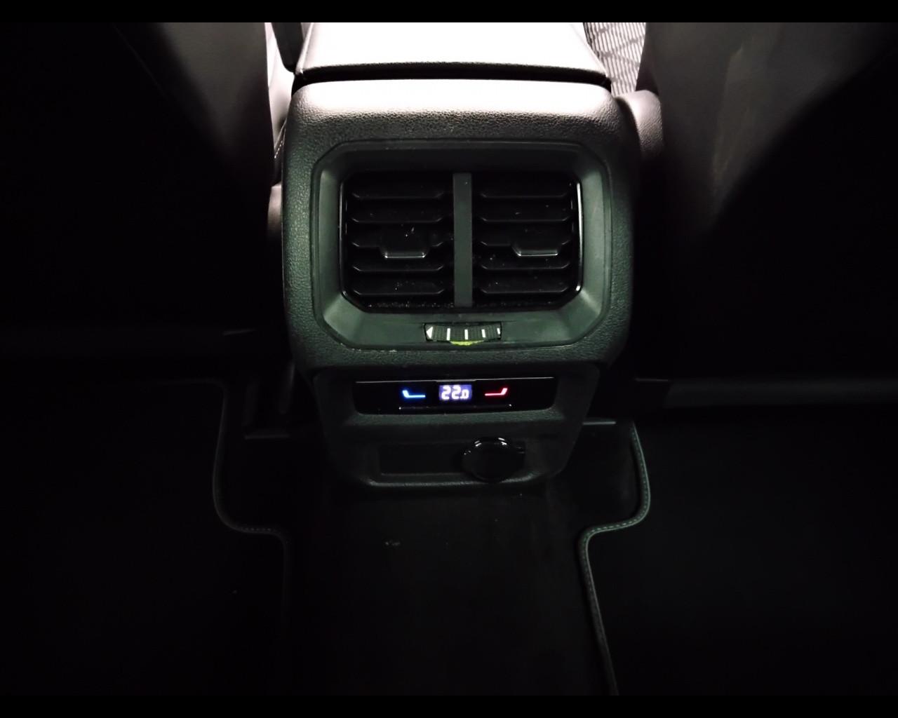 VOLKSWAGEN Tiguan II 2021 - Tiguan 2.0 tdi R-Line 150cv dsg