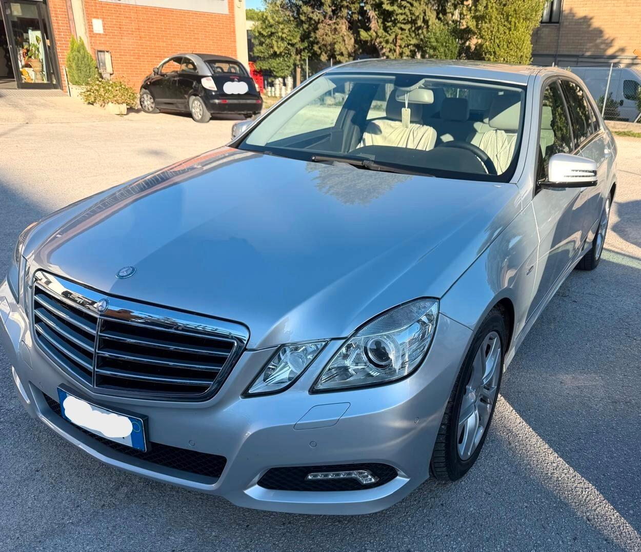 Mercedes-benz E 220 CDI BlueEFFICIENCY Avantgarde
