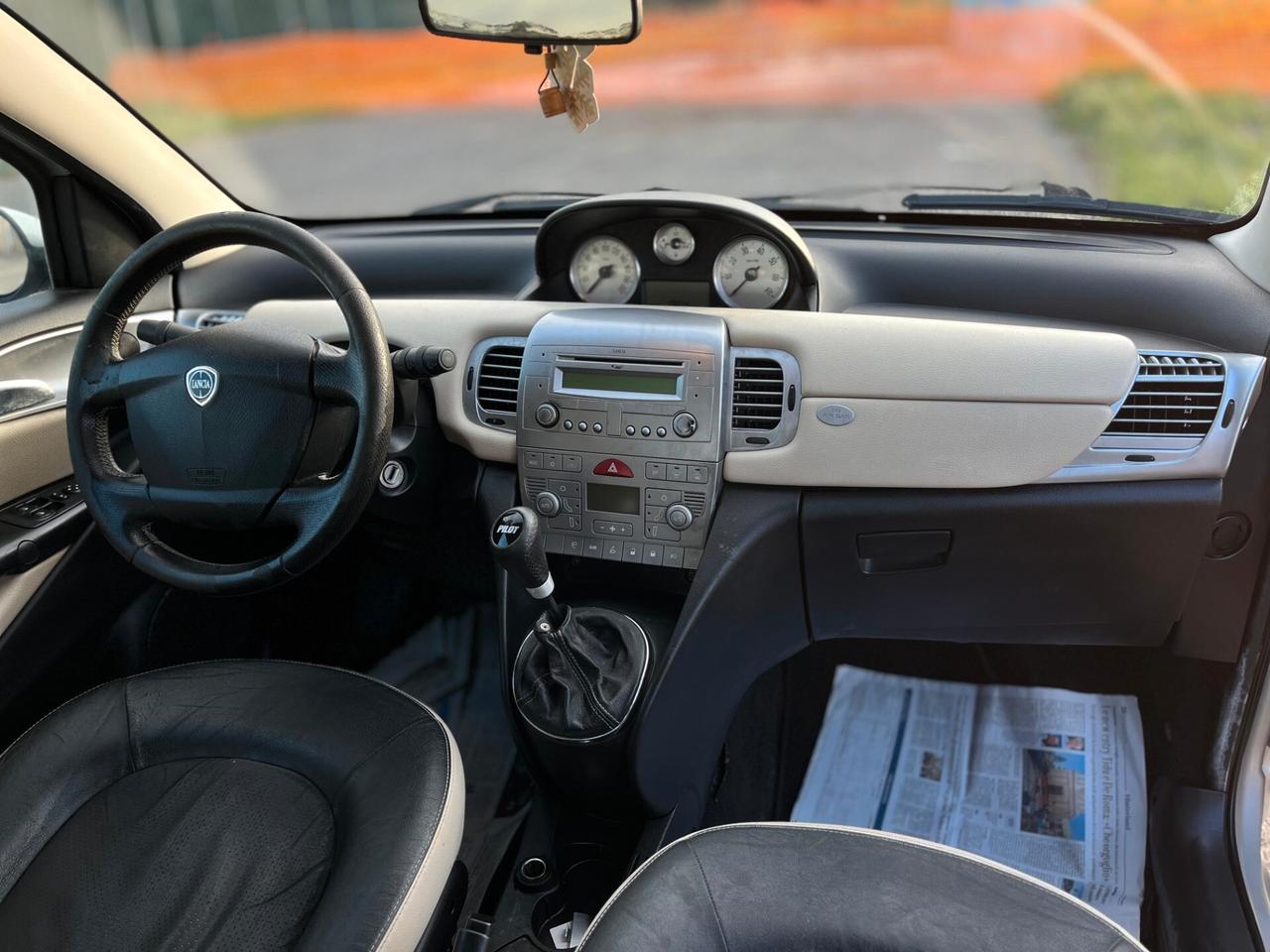 Lancia Ypsilon 1.3 MJT 75 CV Argento