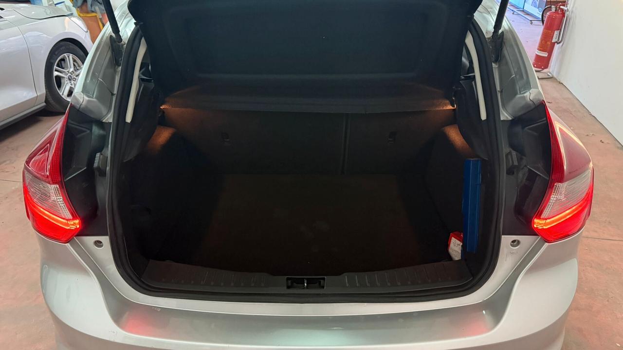 Ford Focus 1.6 TDCi 115 CV Titanium bluetooth navi led