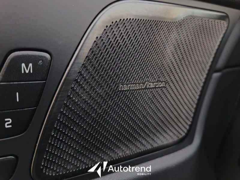 Volvo XC60 B5 250+14 CV AWD Automatica Mild Hybrid Plus Dark