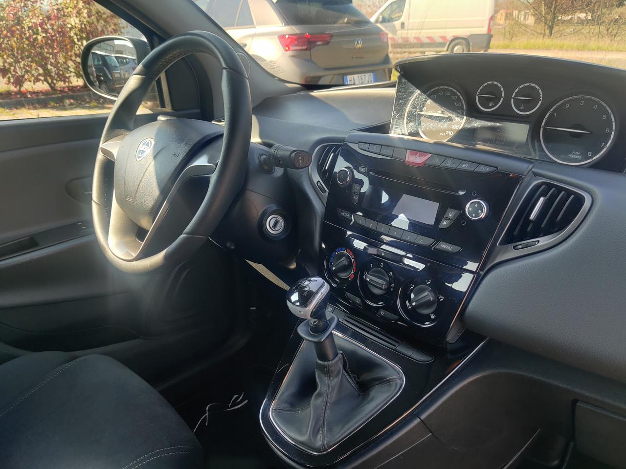 Lancia Ypsilon 1.2 69 CV 5 porte