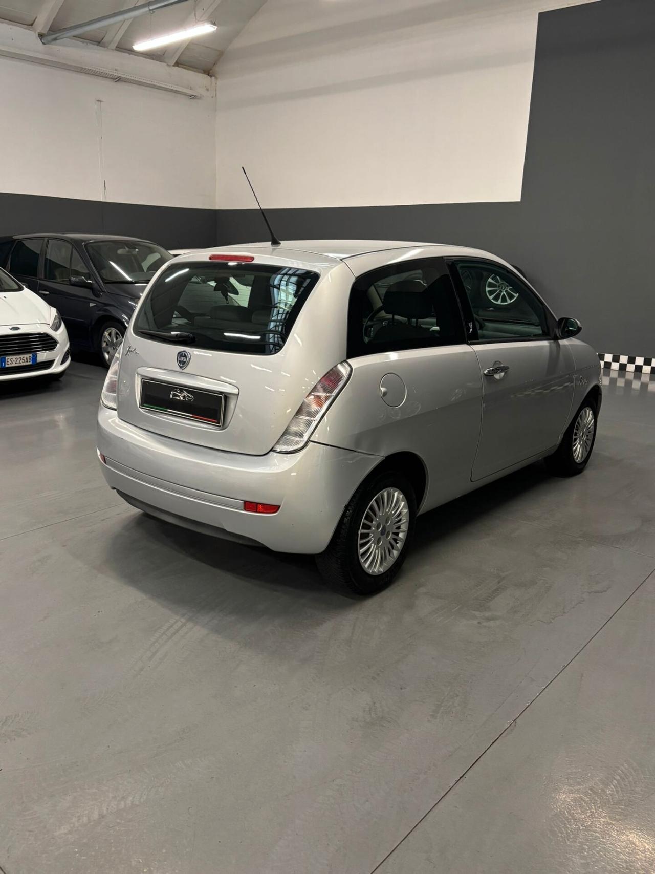 Lancia Ypsilon 1.2 Platino