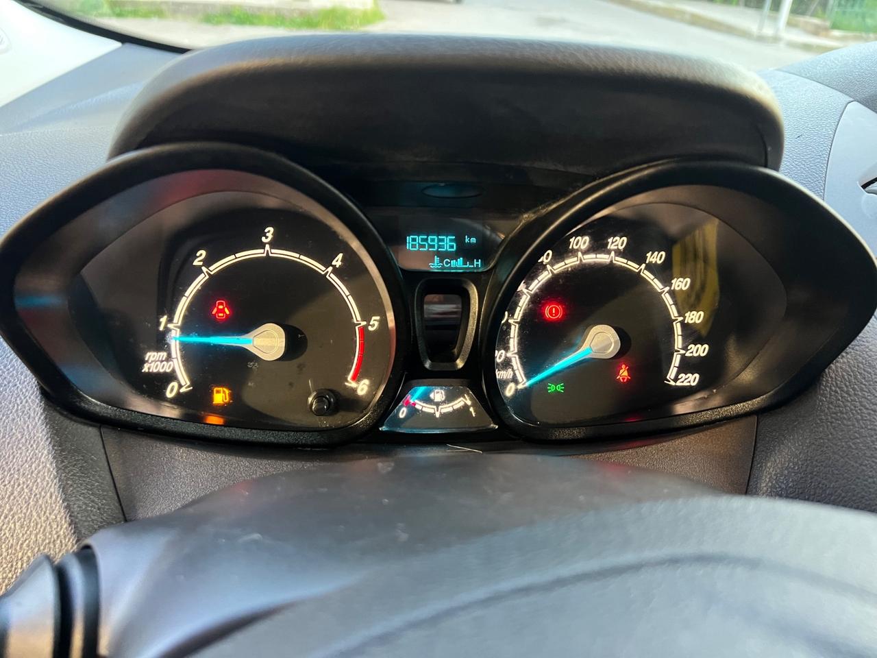 Ford Tourneo Courier 1.5 TDCI 75 CV Titanium